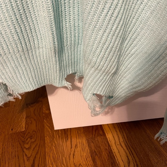 Distressed sweater - Picture 5 of 5